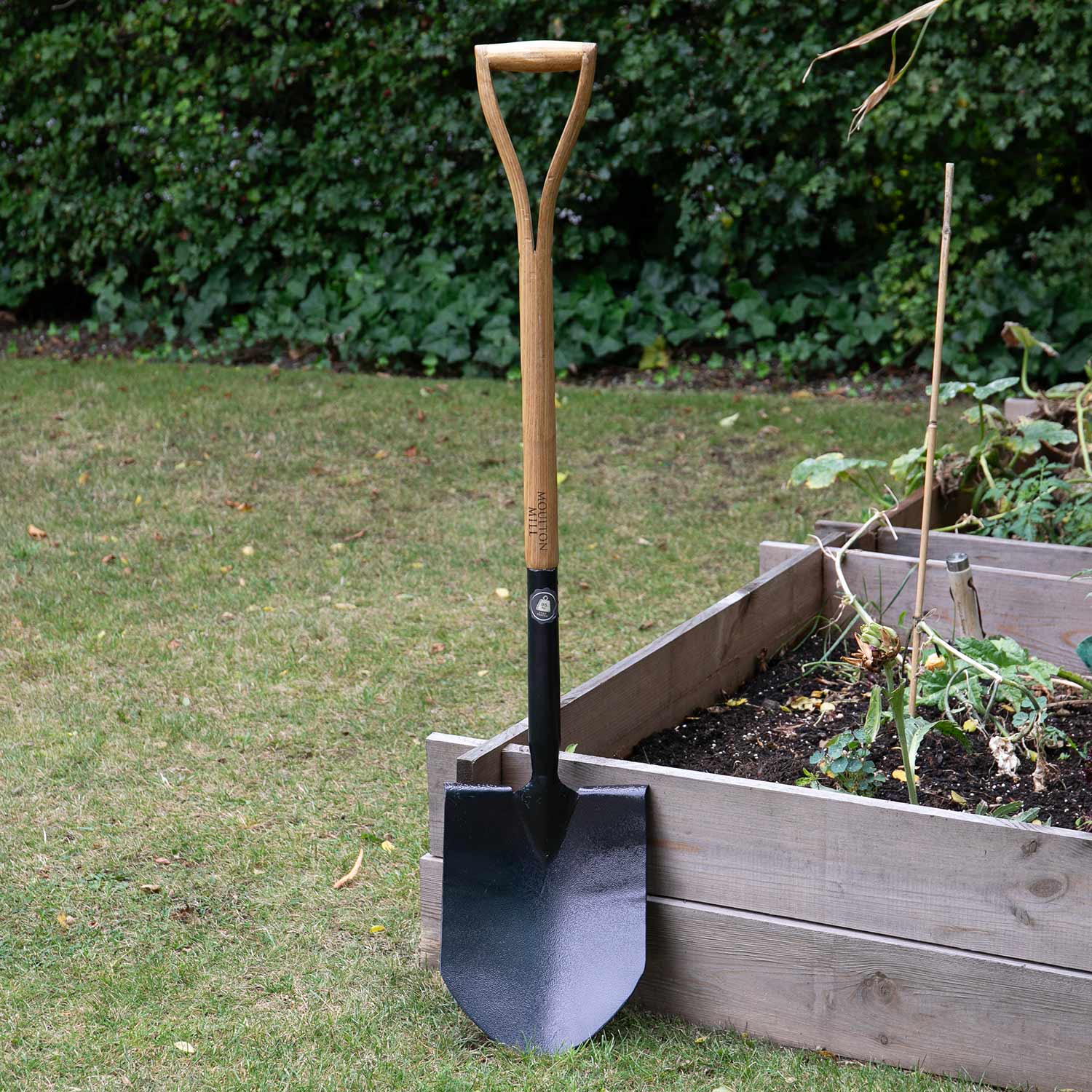 Buy Gardener's Mate Expanding Leaf & Lawn Rake